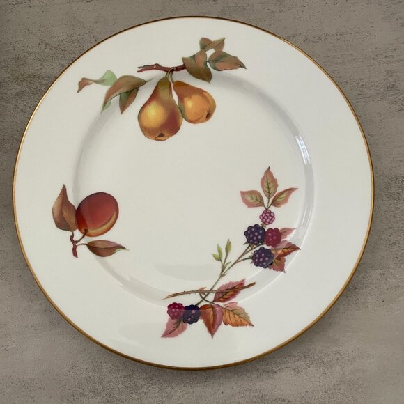 Royal Worcester Evesham 1961 Fine Porcelain 8.25" Salad Plate Made in England - Picture 1 of 6